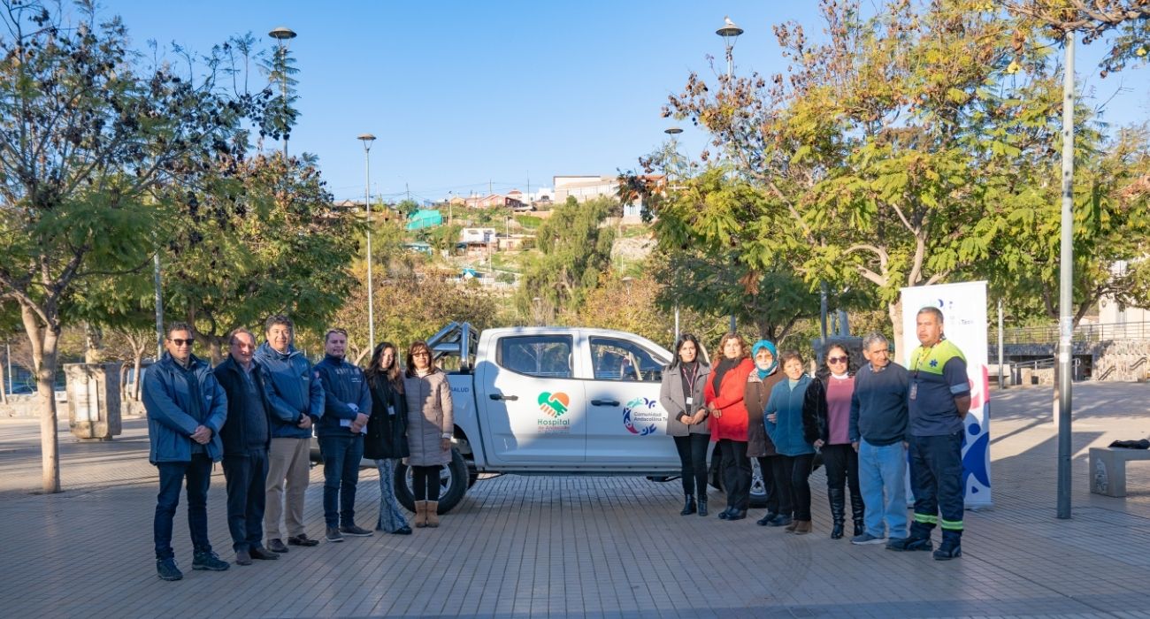 Mesa CAT entrega camioneta al hospital de Andacollo